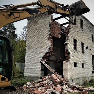 Демонтаж кирпичных домов в Санкт-Петербурге